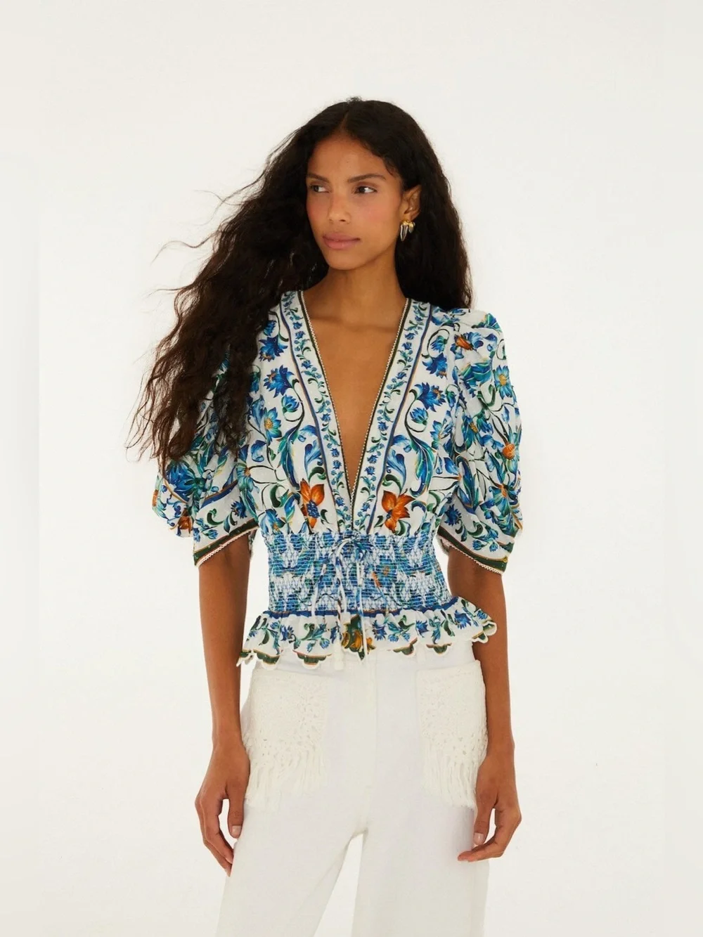 new Farm Rio Off-White Flora Tile Smocked Blouse blue floral print